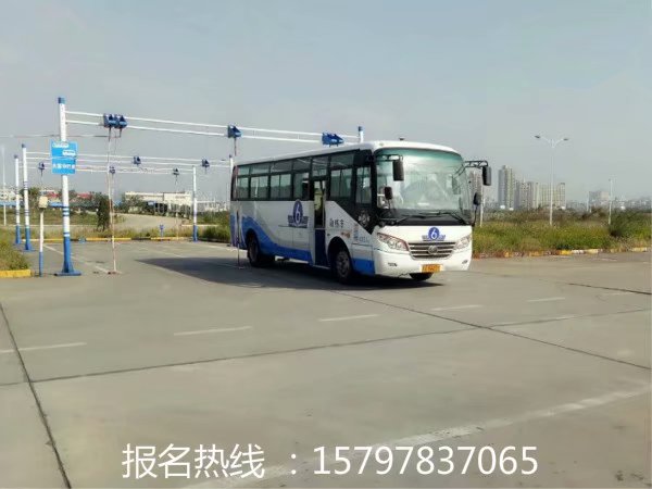 ������У